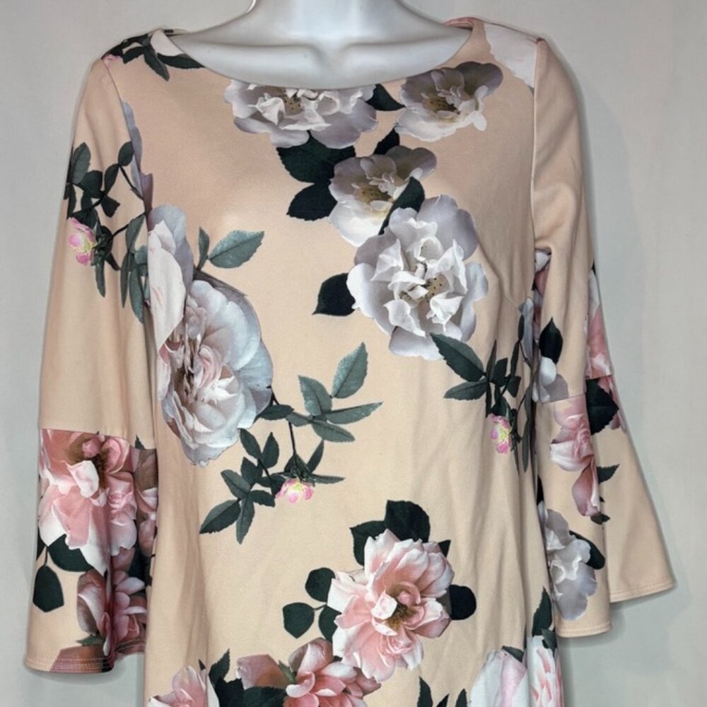 Women's Calvin Klein Size 8 - Cream 3/4 Flare Sleeve Knee Length Lined Dress